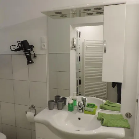Appartement Zum Brunnenweg Top3 *